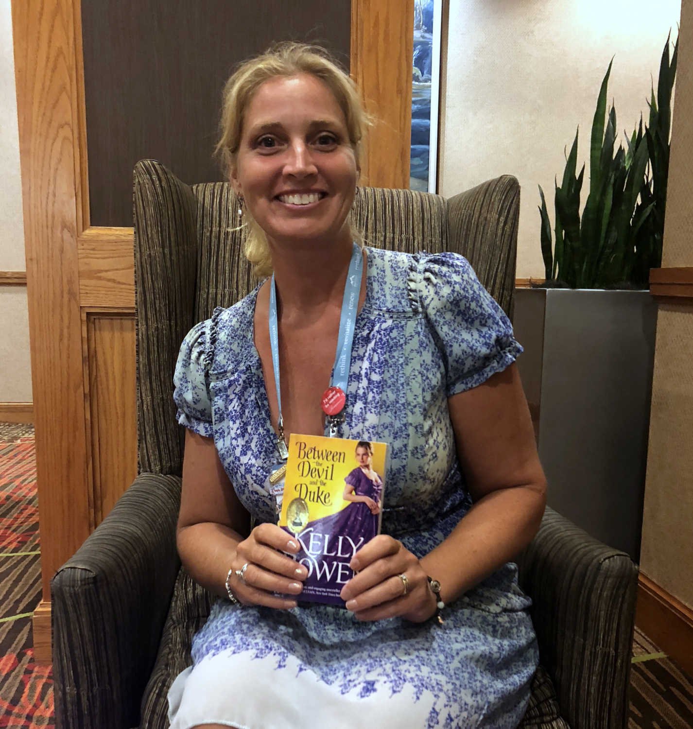 Chatting with Kelly Bowen at #RWA18